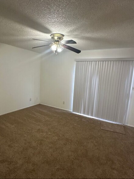 Building Photo - 1602 Viola Pl