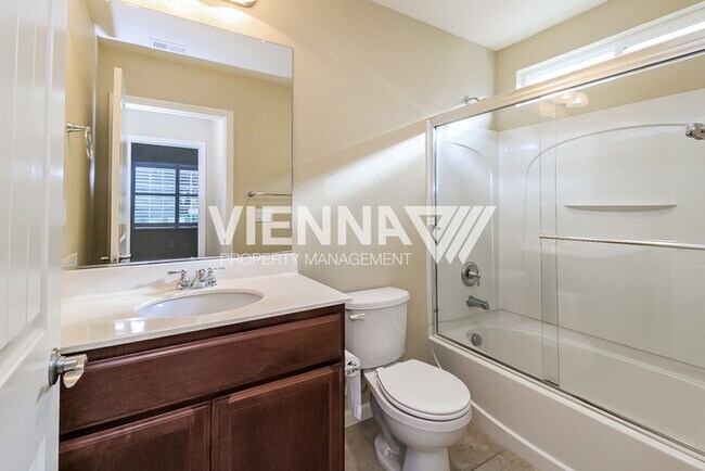 Building Photo - 7933 Collins Isle Ln