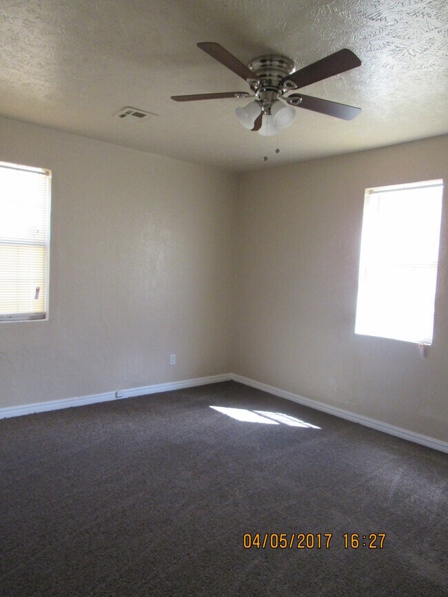 Building Photo - Pet Friendly :) SECTION 8 ACCEPTED!