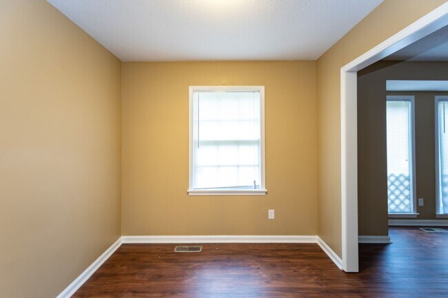 Building Photo - Pet-Friendly 3BR with Bonus Room, Deck & G...