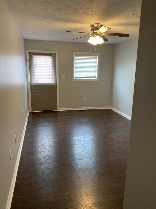 Building Photo - 113 Rystan Pl