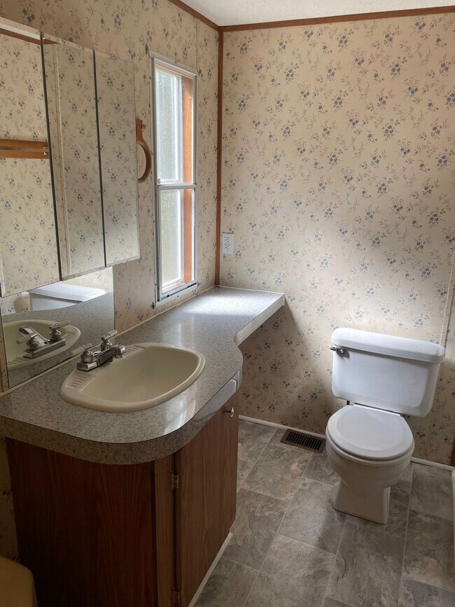 Building Photo - 2 bed 2 bath mobile home