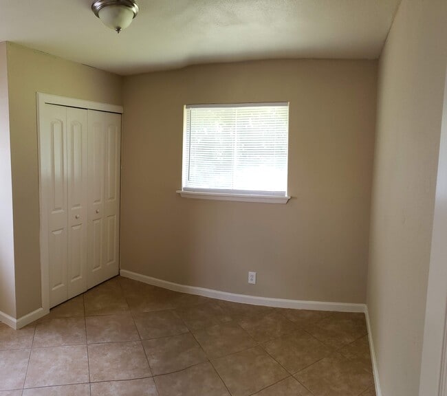 Building Photo - 7434 Mountain Oak Trail