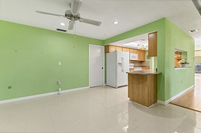 Building Photo - 3712 Hampshire Ln