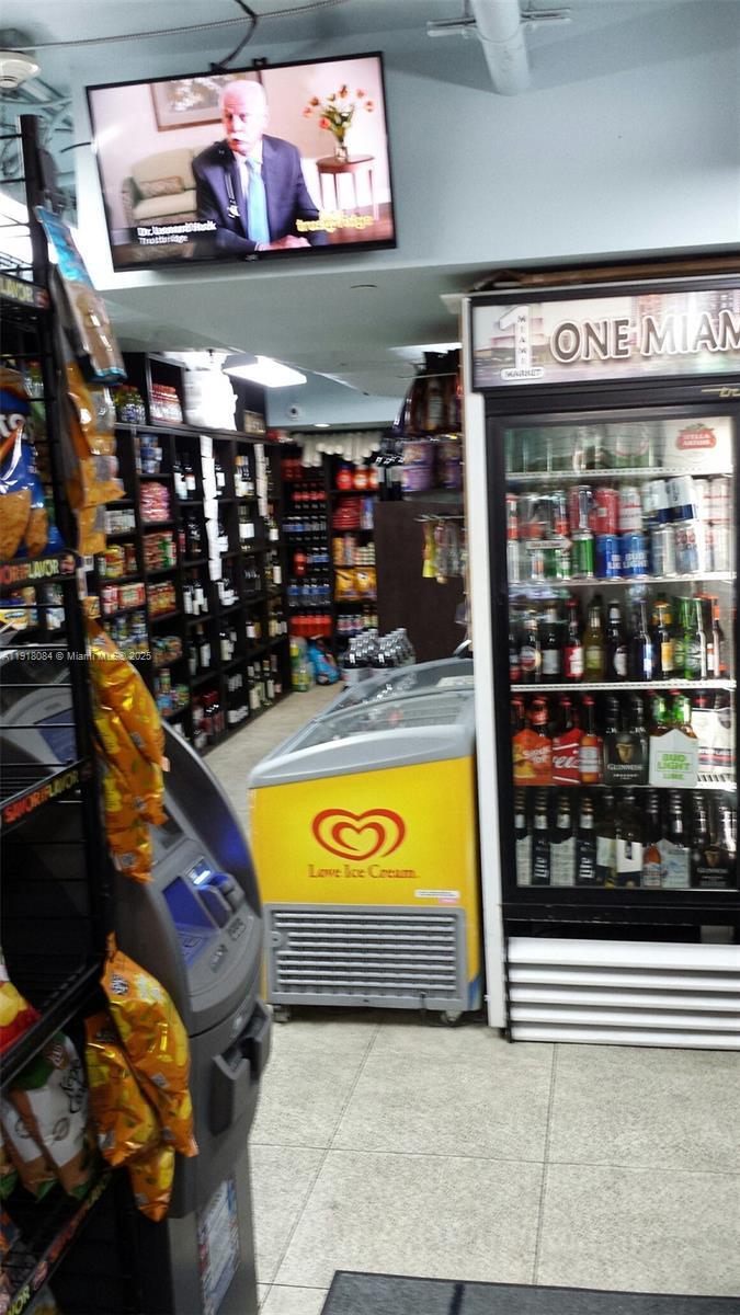 Building Photo - 325 S Biscayne Blvd