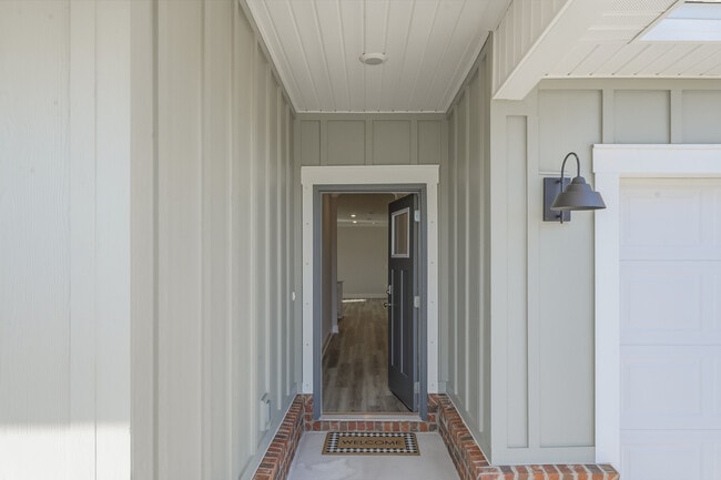 Building Photo - 1085 Hayward Lp