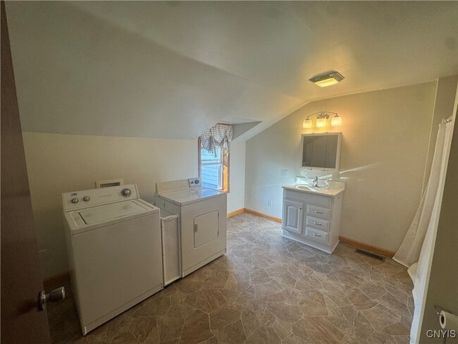 Building Photo - 5845 NY-46