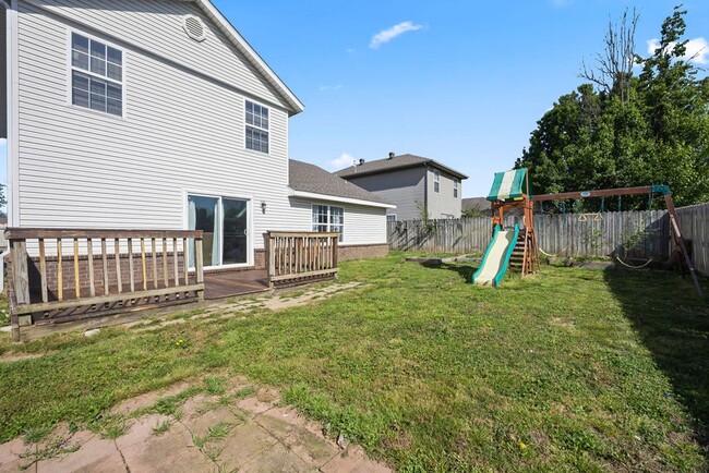 Building Photo - Beautiful 3-bedroom 2.5 bath Home in Bento...
