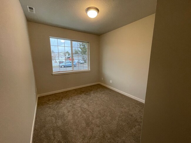 Building Photo - Modern 3b/2ba Energy Star Certified Home In Lentz