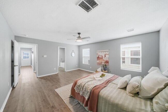 Building Photo - 14422 Leafy Tree Dr