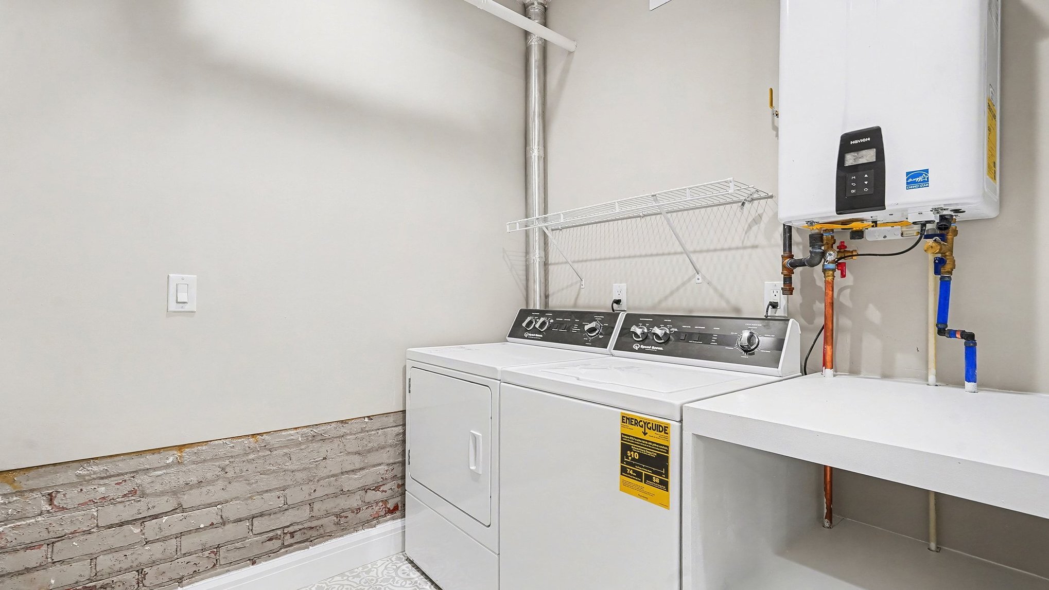 Building Photo - 119 S Main St