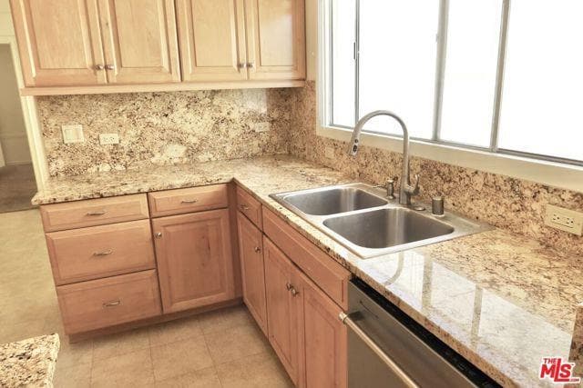 Building Photo - 210 S Spalding Dr