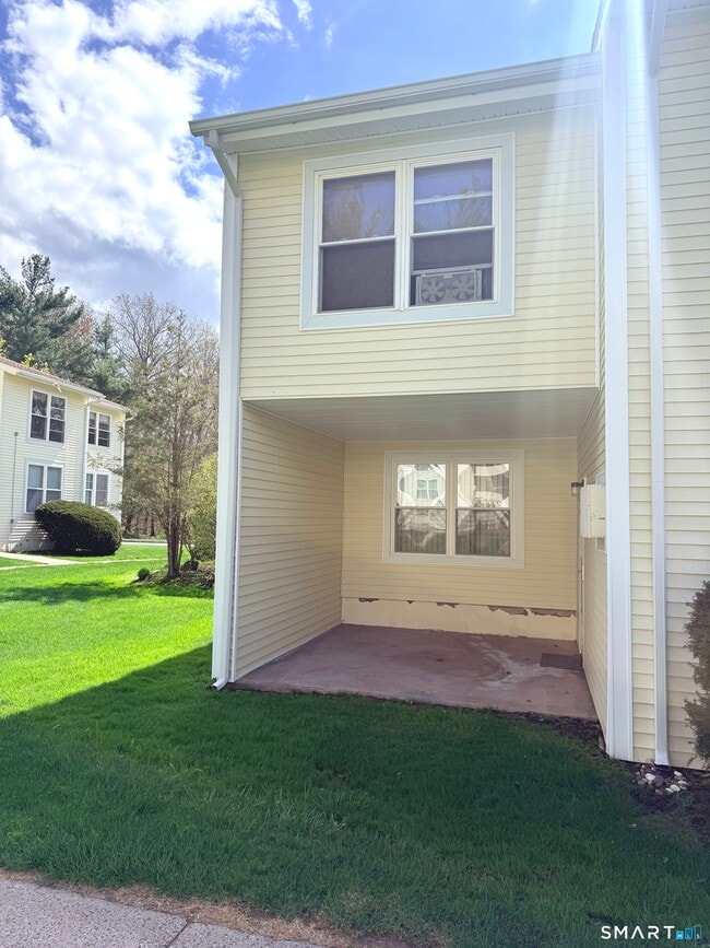 Building Photo - 801 Pleasant Valley Rd