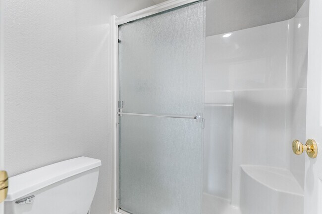 Building Photo - 2851 Cleveland Ave NW