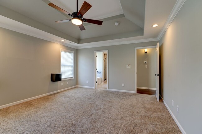 Building Photo - 1008 Meadowview Ln