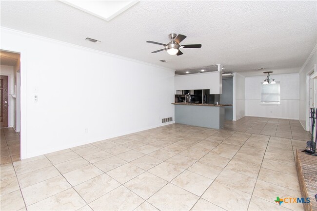 Building Photo - 1201 Hughes Ave