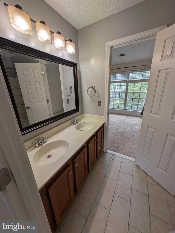 Building Photo - 3009 McMaster Ct