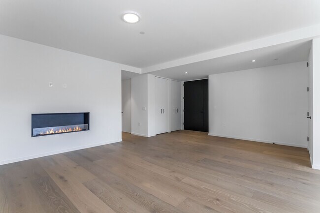Building Photo - 1618 Hilts Ave