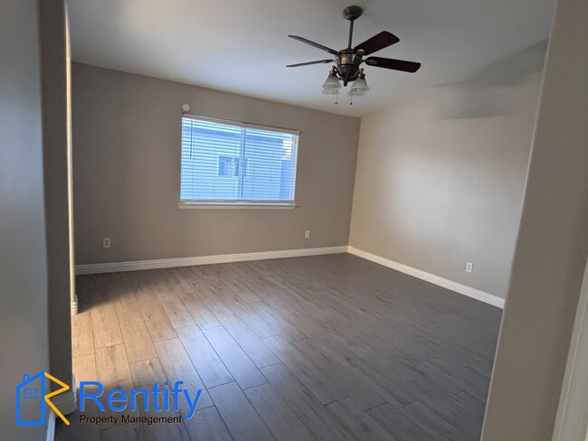 Building Photo - 3908 White Sands Dr