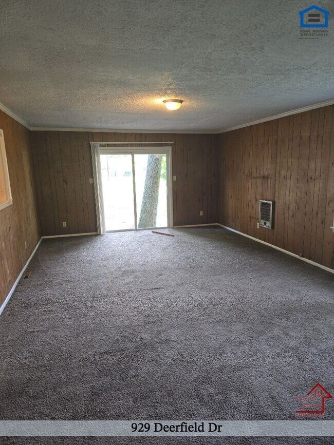 Building Photo - 929 Deerfield Dr