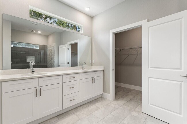 Building Photo - Deposit-Free! Get $1,000 OFF your first mo...