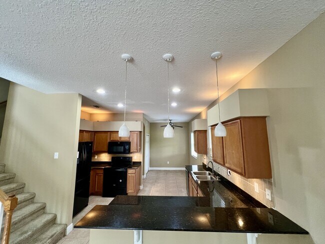 Building Photo - 10904 Summerton Dr