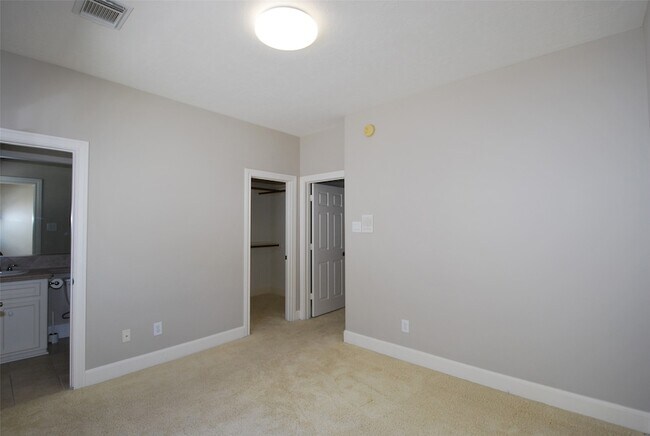 Building Photo - 2410 Dorrington St