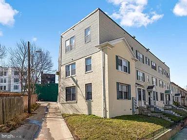 Building Photo - 1275 Meigs Pl NE
