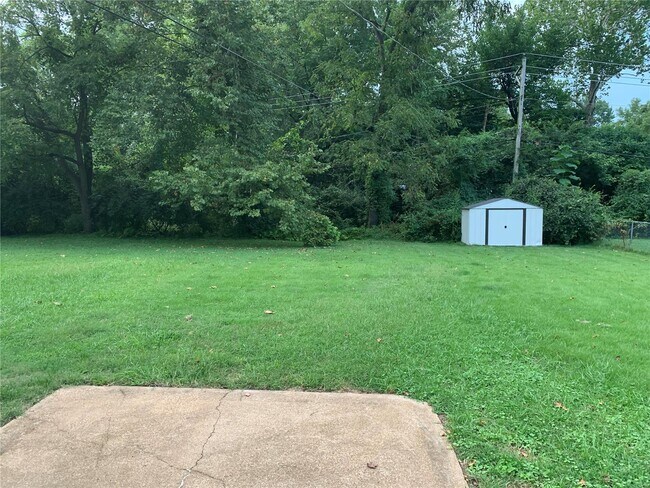 Building Photo - 231 Hillsdale Dr