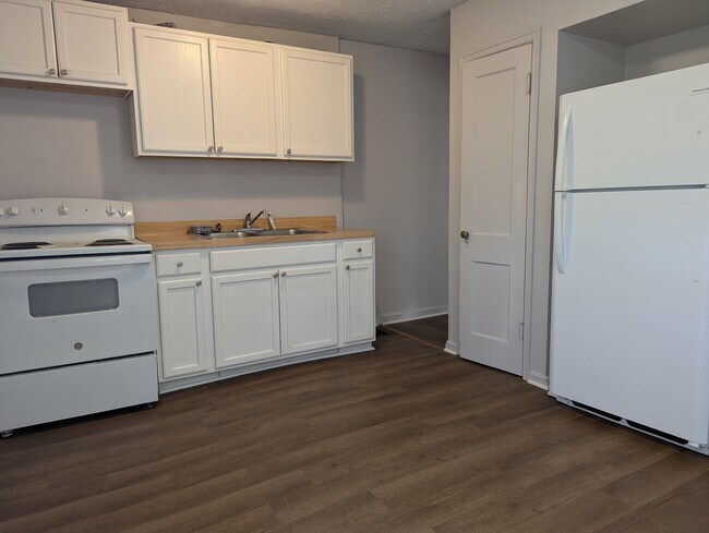 Primary Photo - 1614 E Whittier St