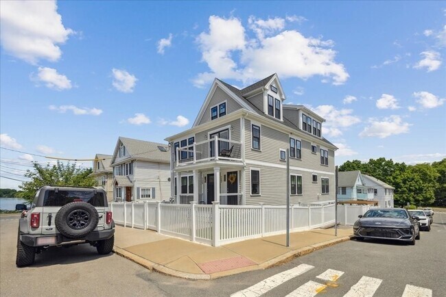 Building Photo - 127 Ten Hills Rd