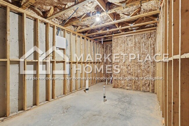 Building Photo - 5798 Westchase St