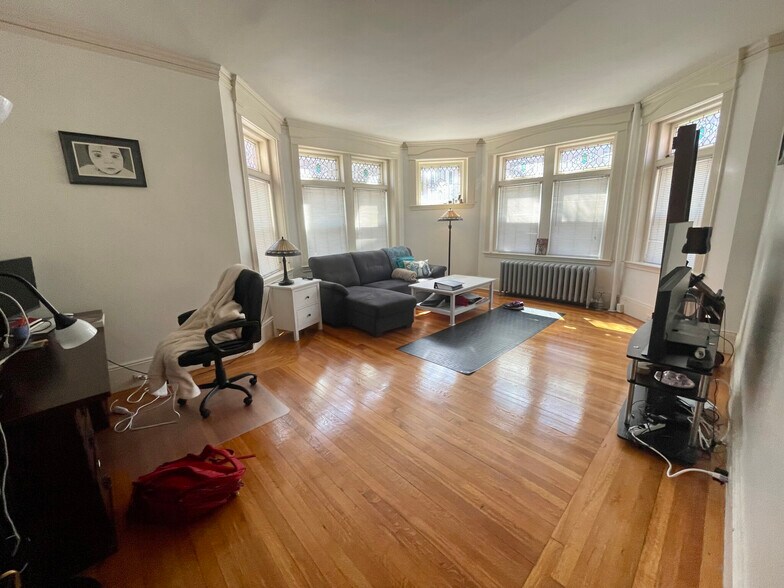 Building Photo - 25 Parkman St