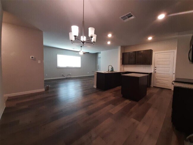 Building Photo - 25104 Pacific Wren Dr