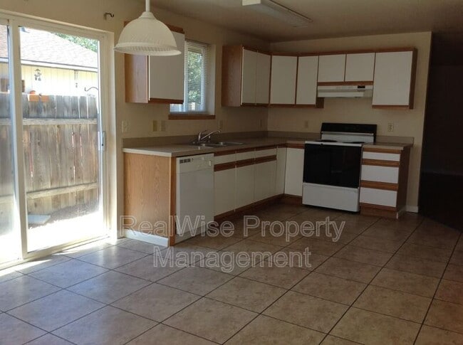 Building Photo - 1339 SW 16th St