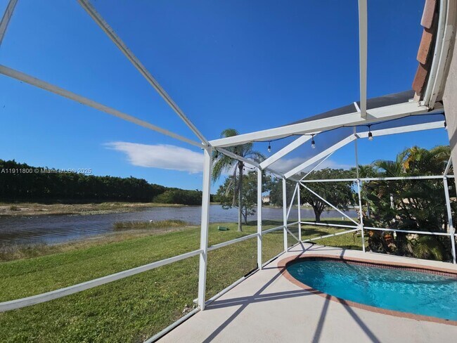 Building Photo - 900 Savannah Falls Dr