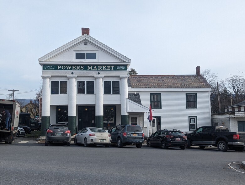 Building Photo - 9 Main St