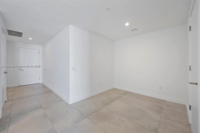 Building Photo - 501 NE 31st St
