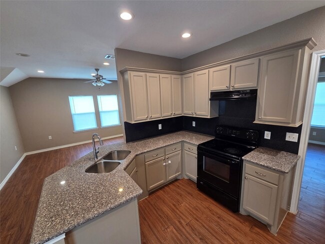 Building Photo - 438 Spence Ln
