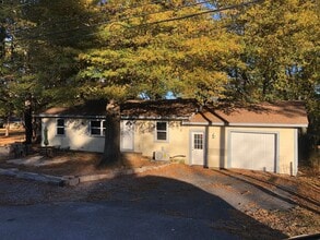 Building Photo - Charming Home in Bald Knob – Quiet Street, Spacious Yard, Move-In Ready!