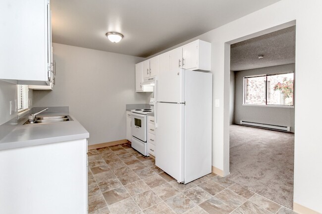 Interior Photo - Olympia Townhouses - 211 Pattison