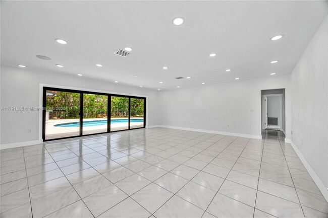 Building Photo - 1181 San Pedro Ave