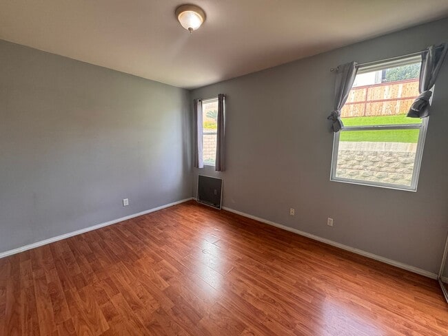 Building Photo - Spacious 5-Bedroom Home in Sought-After Vi...