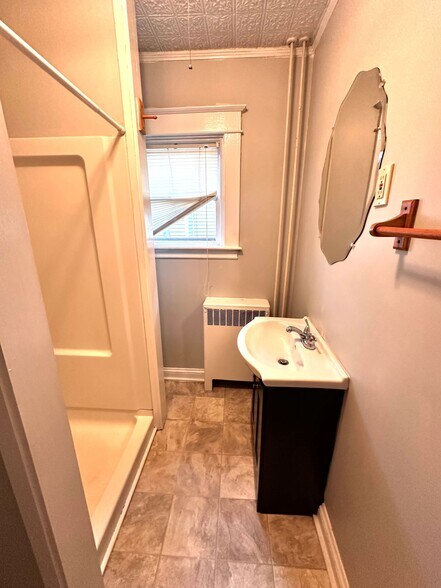 Building Photo - 103 Thomas Hill Rd