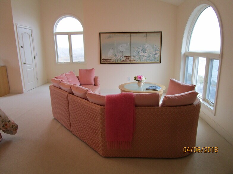 master br sitting area looking south - 103 Summer St
