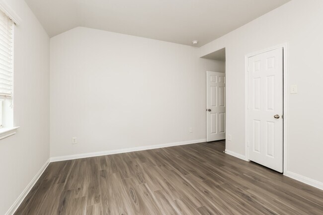 Building Photo - 2422 Gibbs Bend Ct