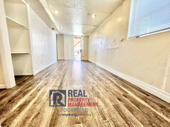 Building Photo - Cozy 1 Bedroom 1 bath basement apartment