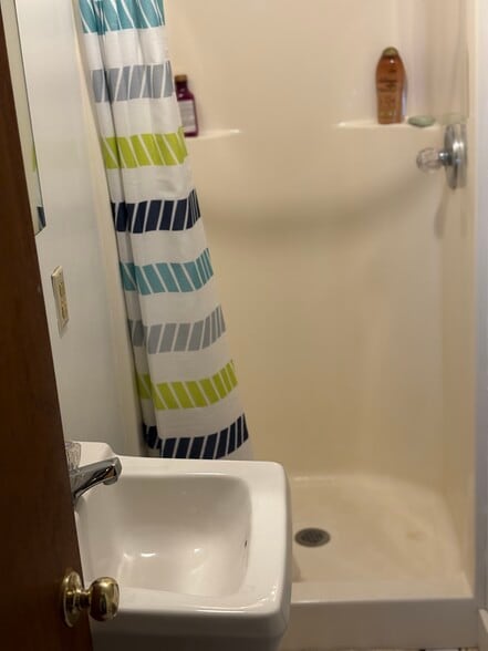 2nd floor bathroom - 55 Cherry Hl
