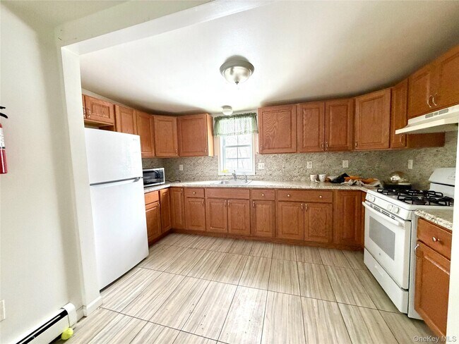 Building Photo - 14 Liberty St