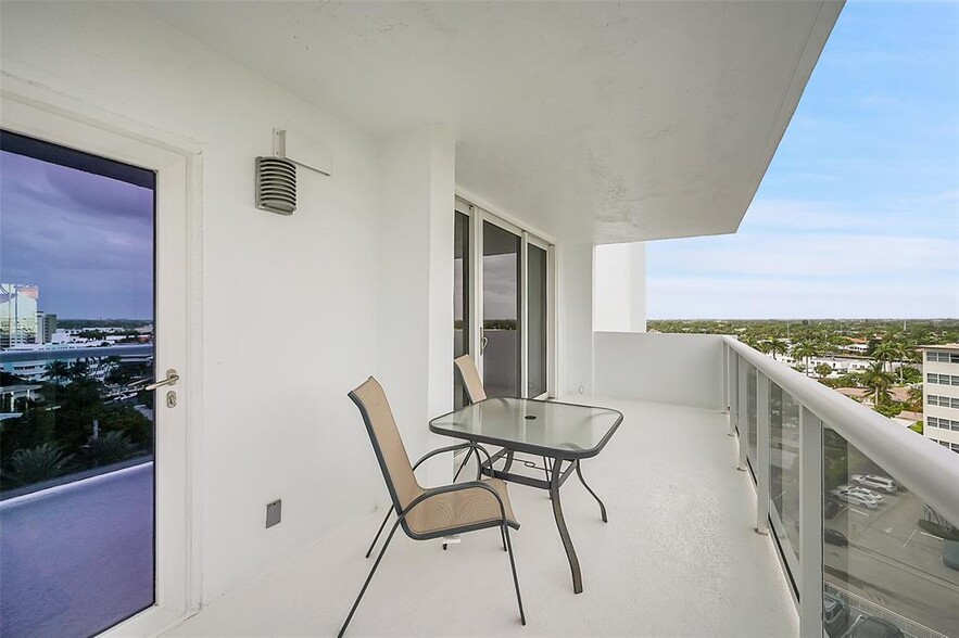 Building Photo - 2715 N Ocean Blvd